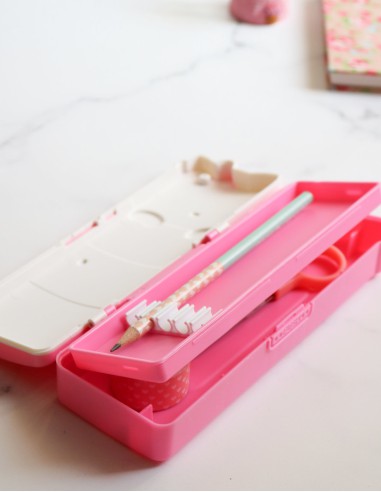 جامدادی نوستالژی هلوکیتی