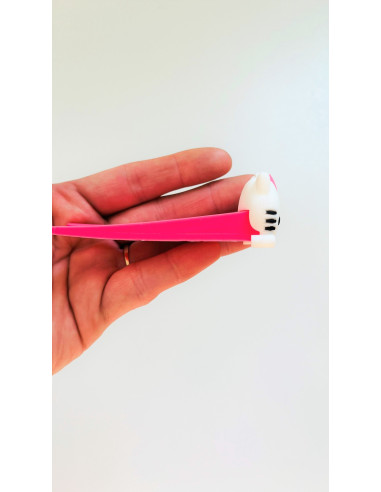 جلو دری هلو کیتی