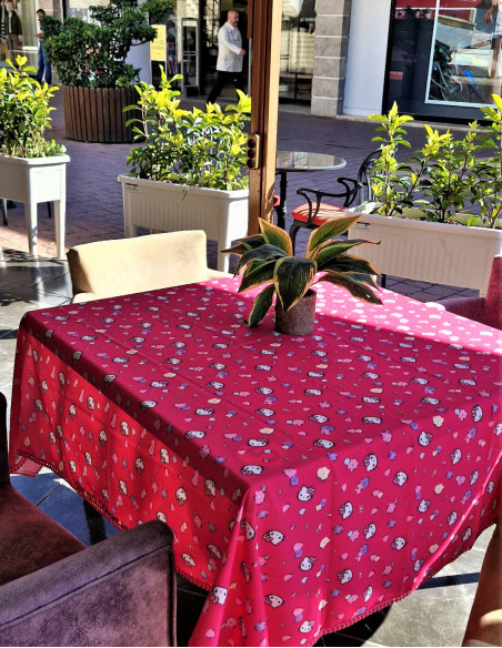 رومیزی هلو کیتی