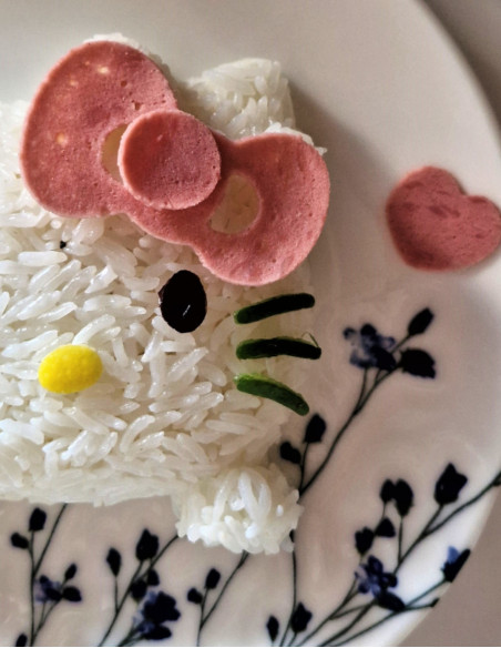 قالب برنج هلو کیتی