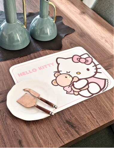 زیر بشقابی هلو کیتی
