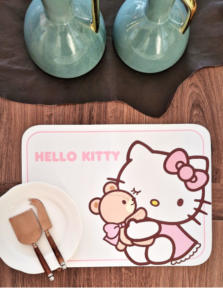 زیر بشقابی هلو کیتی