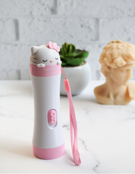 چراغ قوه هلو کیتی