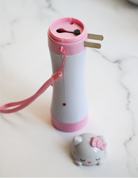 چراغ قوه هلو کیتی