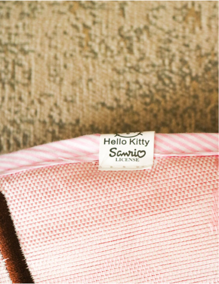 نشیمن صندلی هلو کیتی