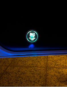 هلو کیتی رقصنده درب ماشین 2