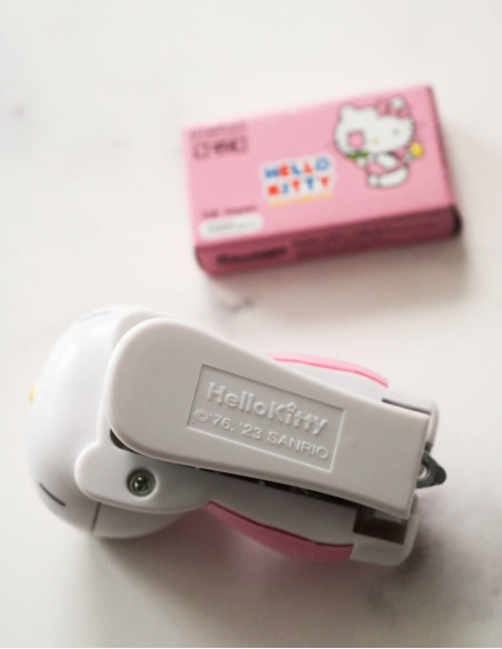 منگنه هلو کیتی